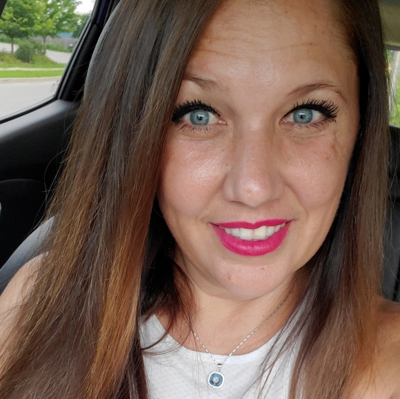 Meet your Posher, Melissa - Picture 1 of 1